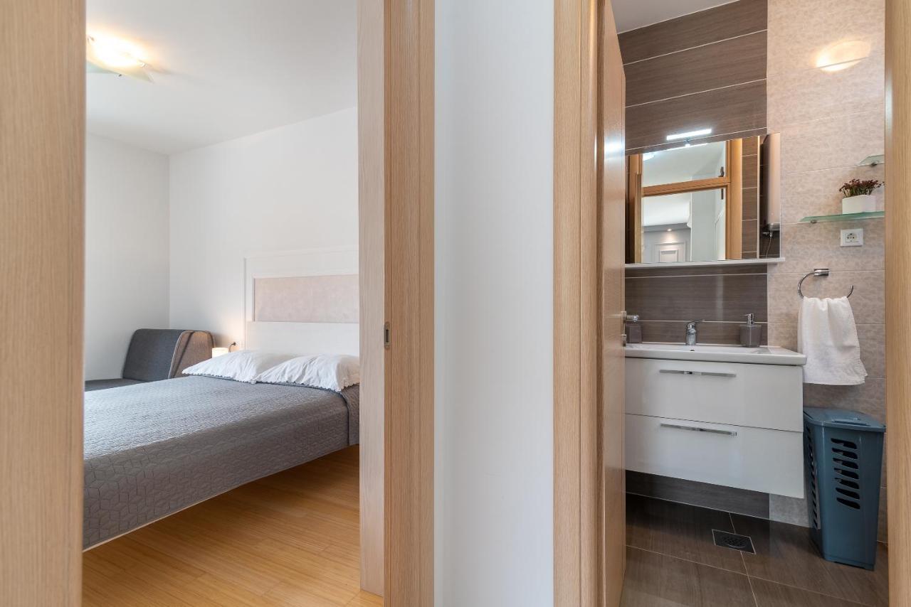 Apartman Lorena Trogir Bagian luar foto