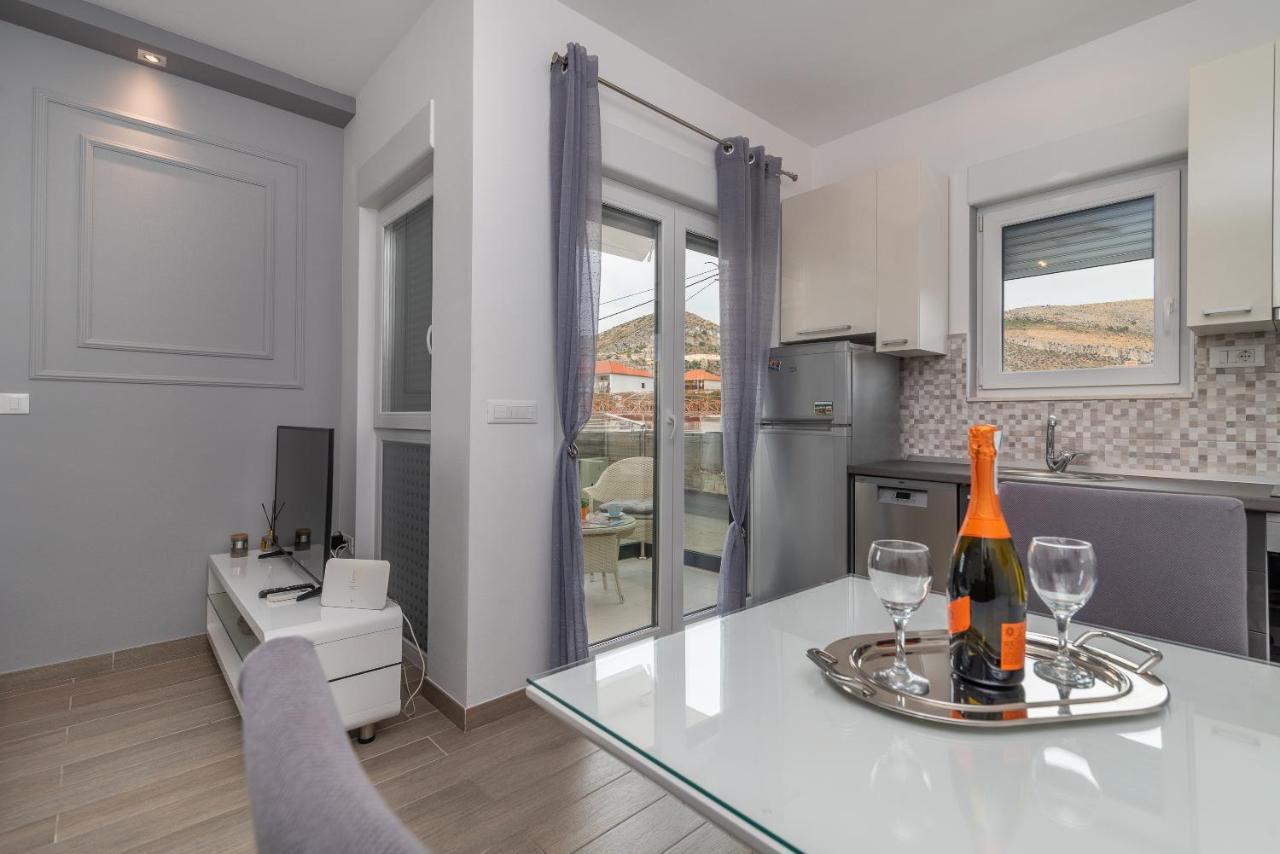 Apartman Lorena Trogir Bagian luar foto