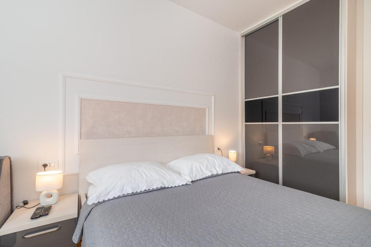 Apartman Lorena Trogir Bagian luar foto