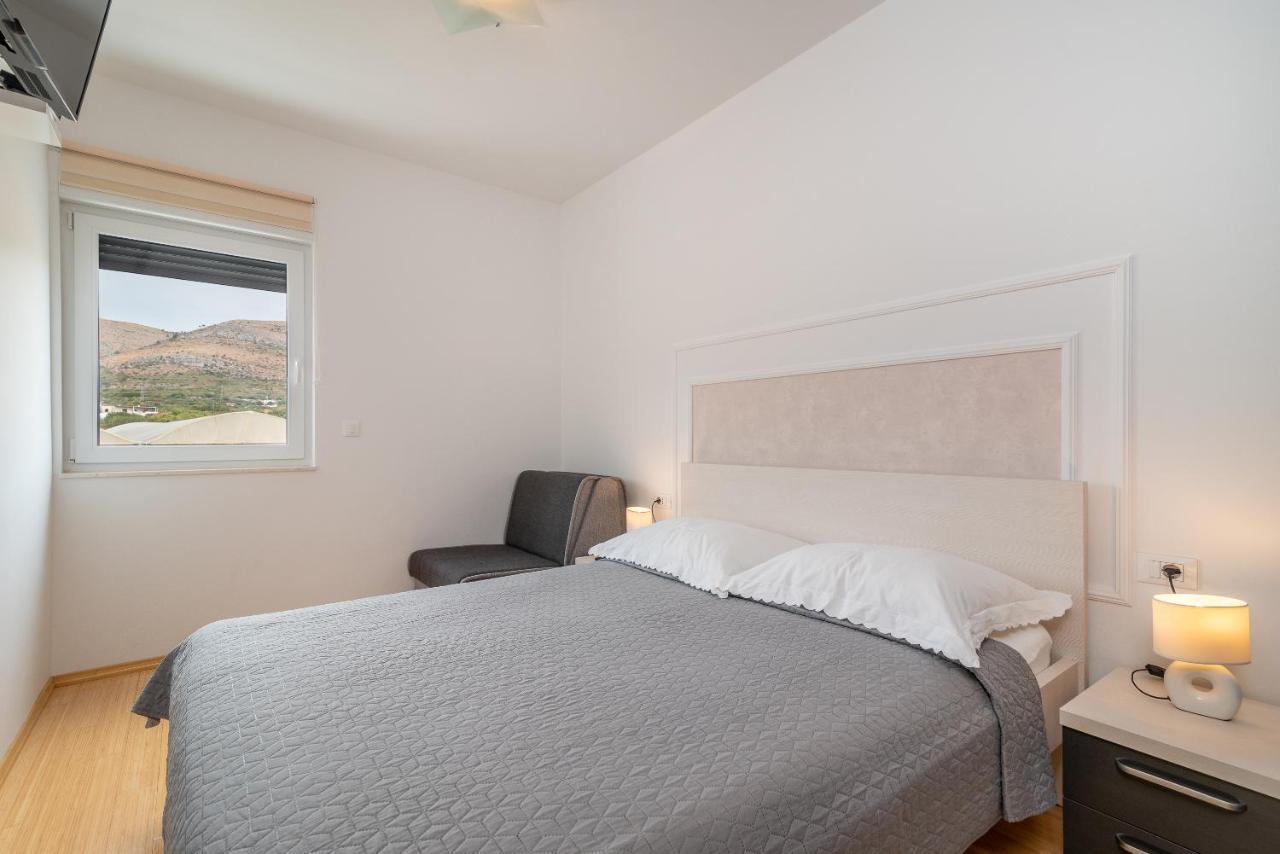 Apartman Lorena Trogir Bagian luar foto