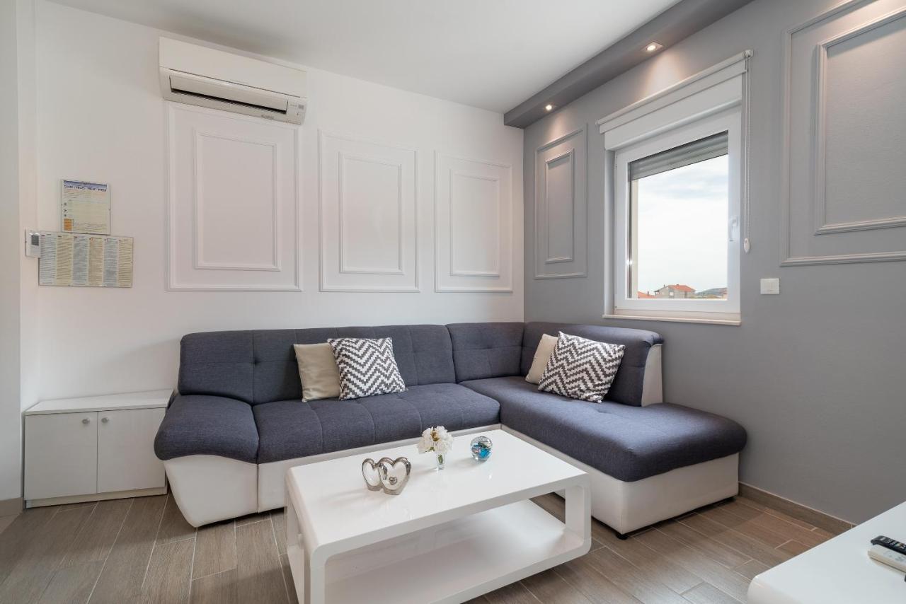 Apartman Lorena Trogir Bagian luar foto