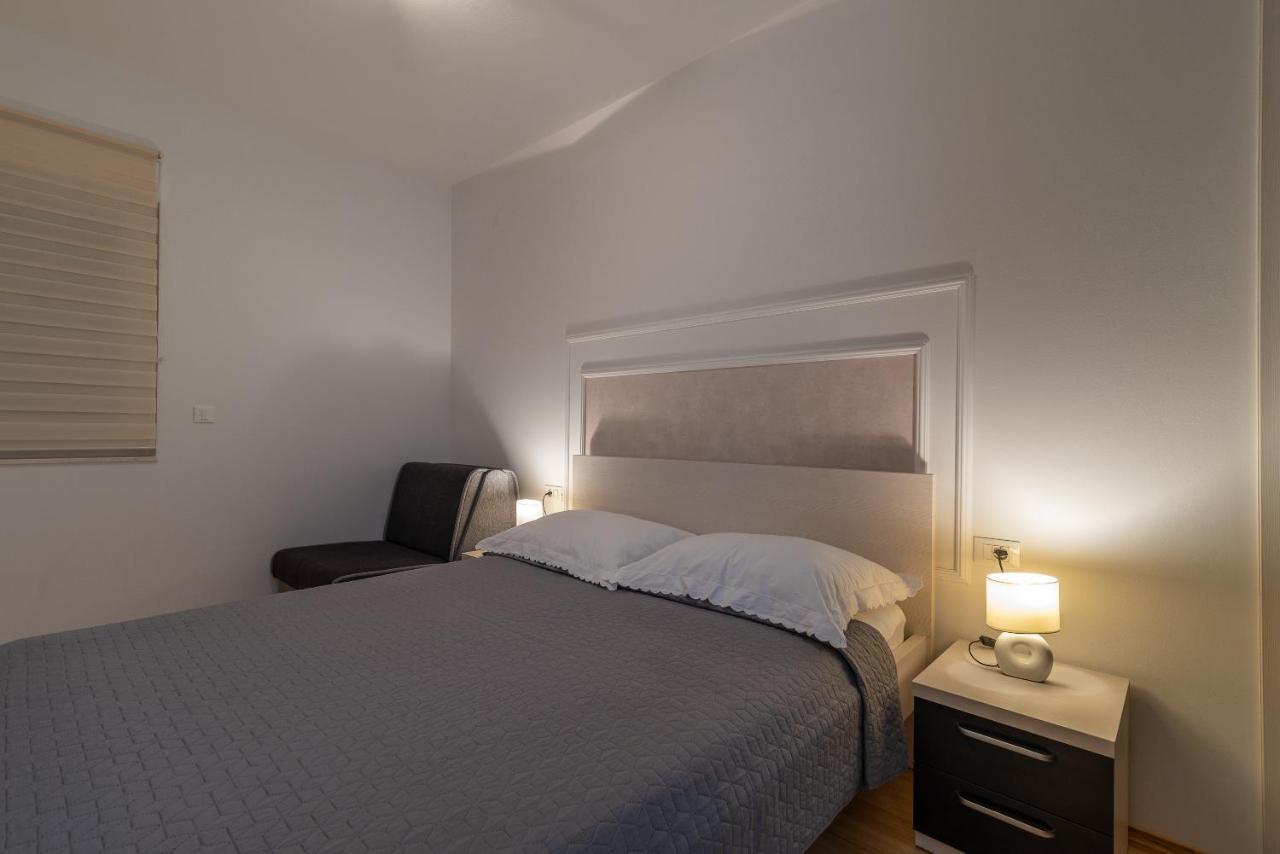 Apartman Lorena Trogir Bagian luar foto