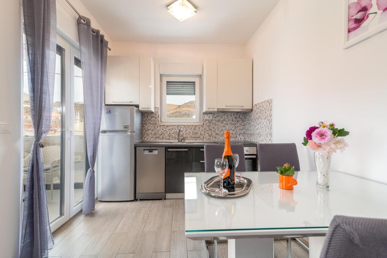Apartman Lorena Trogir Bagian luar foto
