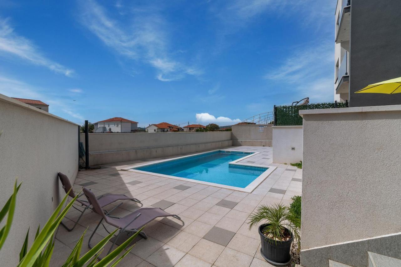 Apartman Lorena Trogir Bagian luar foto